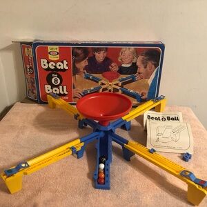 Vintage 1975 Ideal Beat The 8 Ball Game Missing The Green Ball #2106-3